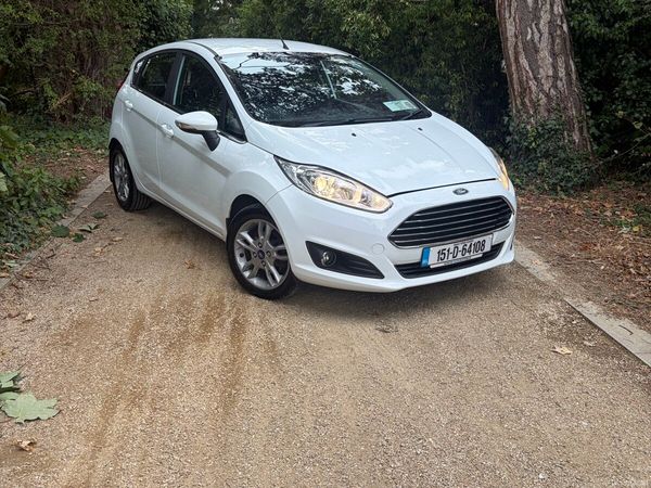 Ford Fiesta Hatchback, Petrol, 2015, White