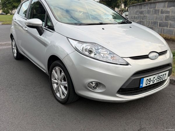 Ford Fiesta Hatchback, Diesel, 2009, Silver
