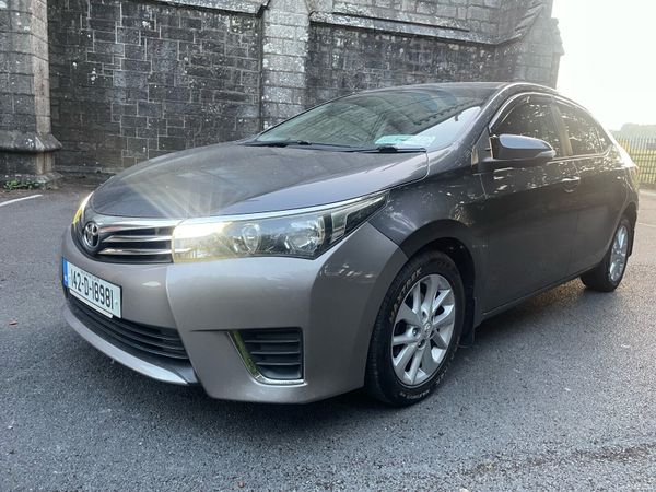 Toyota Corolla Saloon, Diesel, 2014, Grey
