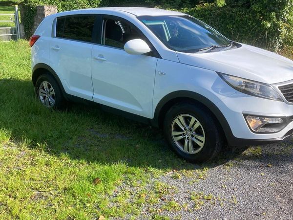 Kia Sportage SUV, Diesel, 2011, White
