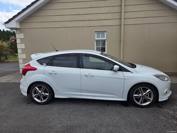 Ford Focus Hatchback, Diesel, 2014, White