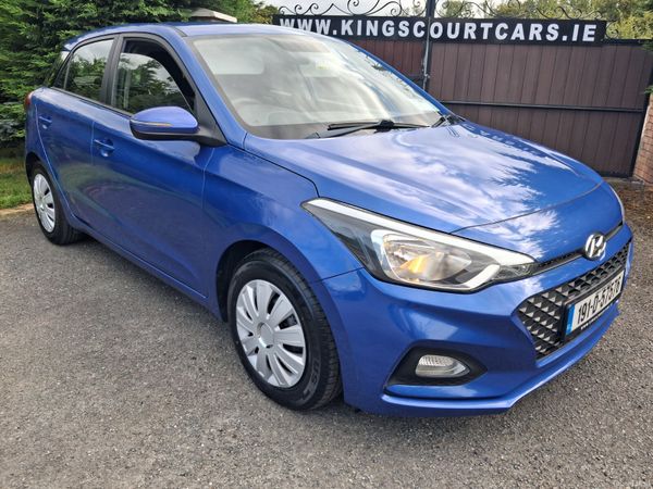 Hyundai i20 Hatchback, Petrol, 2019, Blue