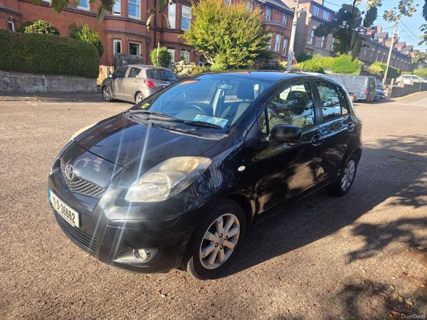 Toyota Yaris Hatchback, Petrol, 2011, Black