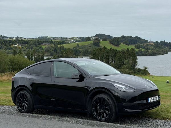 Tesla Model Y MPV, Electric, 2023, Black