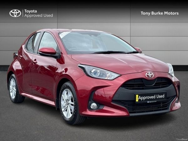 Toyota Yaris Hatchback, Petrol, 2021, Red