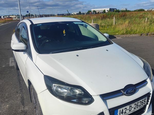 Ford Focus Hatchback, Petrol, 2014, White