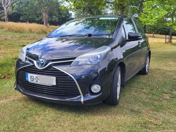 Toyota Yaris Hatchback, Petrol Hybrid, 2015, Black