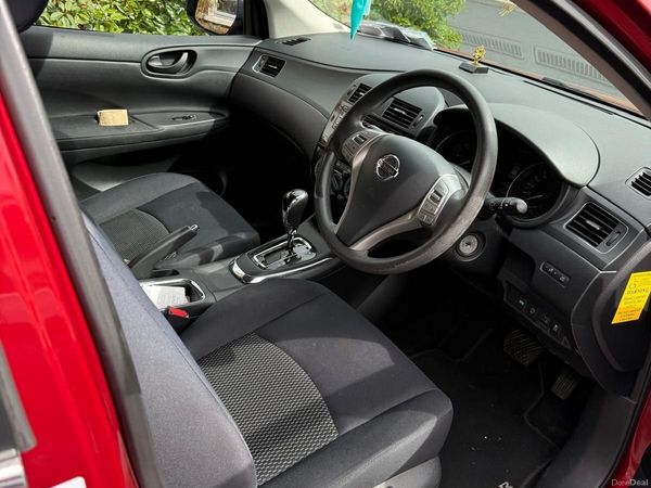 Nissan Pulsar Hatchback, Petrol, 2016, Red