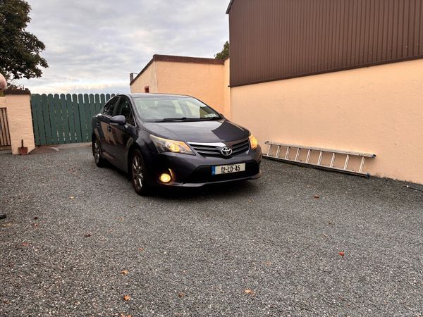 Toyota Avensis Saloon, Diesel, 2012, Blue