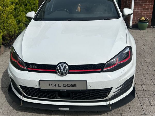 Volkswagen Golf Hatchback, Petrol, 2015, White