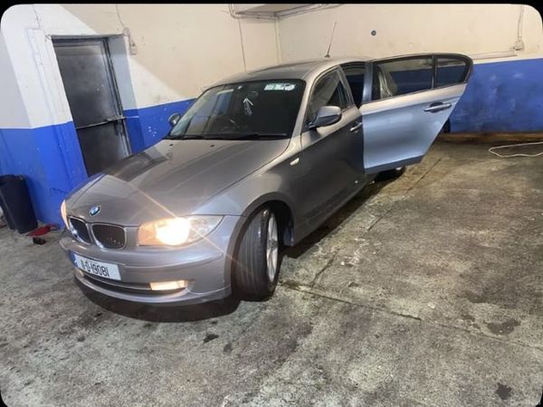 BMW 1-Series Hatchback, Diesel, 2011, Grey