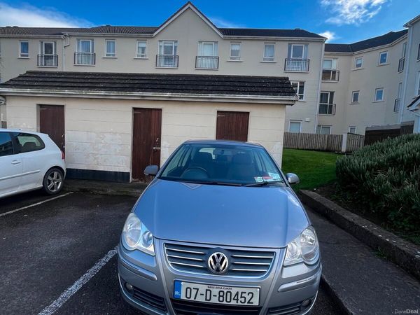 Volkswagen Polo Hatchback, Petrol, 2007, Silver