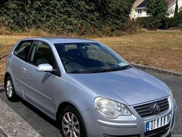 Volkswagen Polo Hatchback, Petrol, 2007, Silver