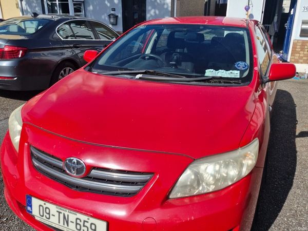 Toyota Corolla Saloon, Diesel, 2009, Red