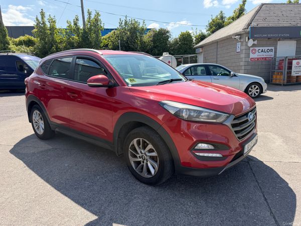 Hyundai Tucson SUV, Diesel, 2016, Red