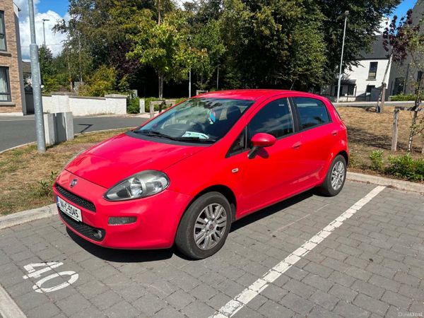 Fiat Punto Hatchback, Petrol, 2014, Red
