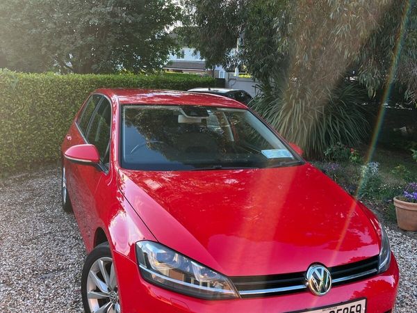 Volkswagen Golf Hatchback, Petrol, 2015, Red