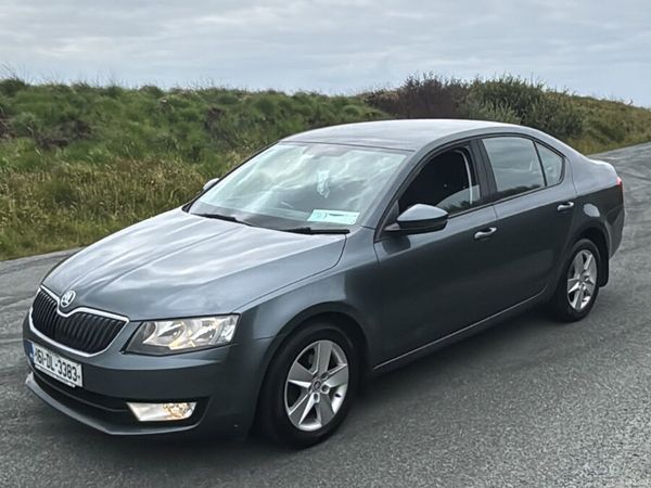 Skoda Octavia Hatchback, Diesel, 2016, Grey