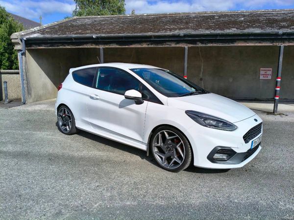 Ford Fiesta Hatchback, Petrol, 2021, White