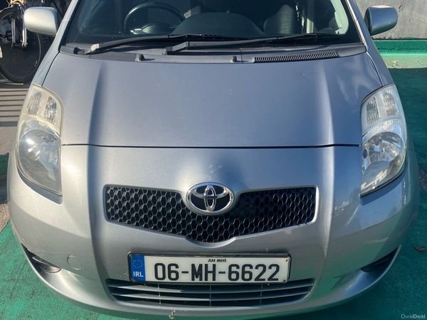 Toyota Yaris Hatchback, Petrol, 2006, Silver