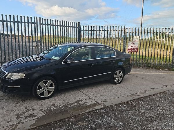 Volkswagen Passat Saloon, Petrol, 2007, Black