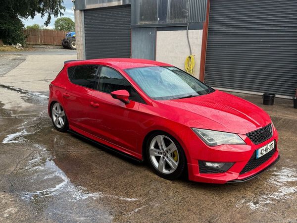 SEAT Leon Hatchback, Diesel, 2014, Red