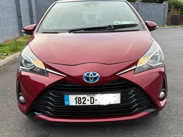 Toyota Yaris MPV, Petrol Hybrid, 2018, Red