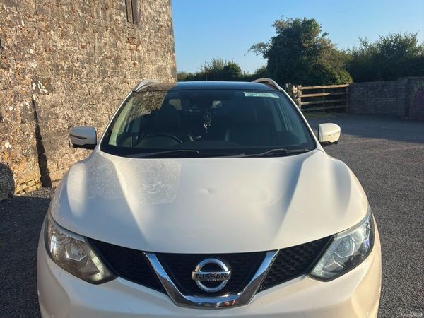 Nissan Qashqai Hatchback, Diesel, 2014, White