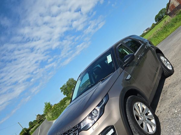 Land Rover Discovery SUV, Diesel, 2015, Gold