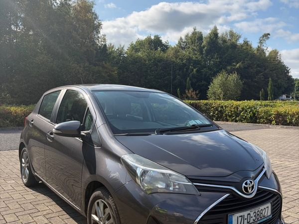 Toyota Yaris Hatchback, Petrol, 2017, Grey