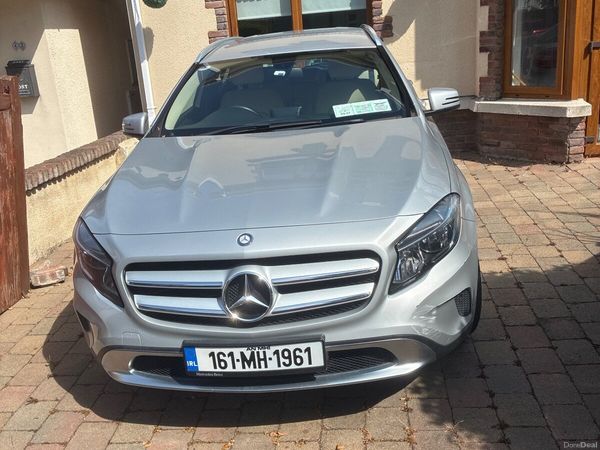 Mercedes-Benz GLA SUV, Diesel, 2016, Silver