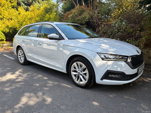 Skoda Octavia Estate, Diesel, 2022, White