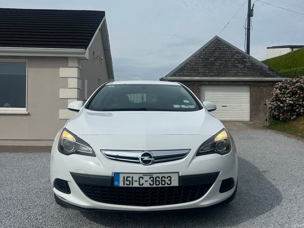Opel Astra Hatchback, Petrol, 2015, White
