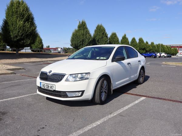 Skoda Octavia Saloon, Diesel, 2014, White