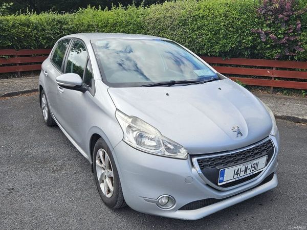 Peugeot 208 Hatchback, Diesel, 2014, Grey