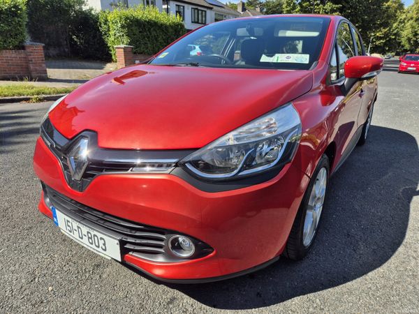 Renault Clio Hatchback, Petrol, 2015, Red
