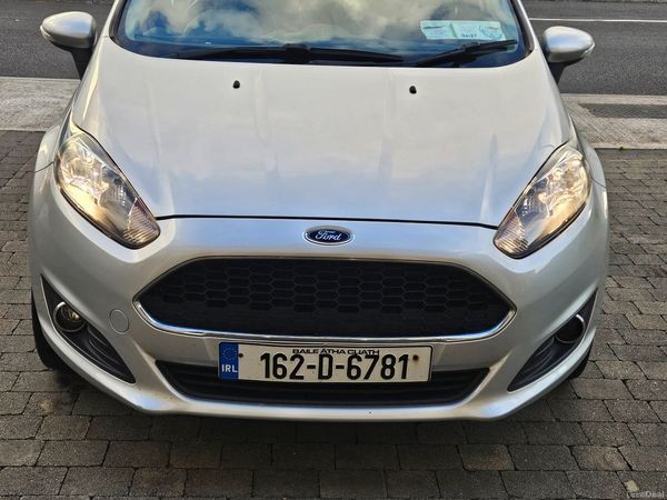 Ford Fiesta Hatchback, Petrol, 2016, Silver