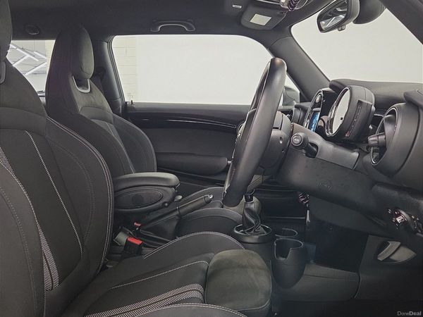 Mini Cooper Hatchback, Petrol, 2019, White