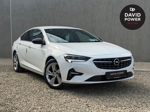Opel Insignia Hatchback, Diesel, 2022, White