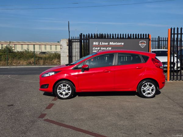 Ford Fiesta Hatchback, Petrol, 2013, Red
