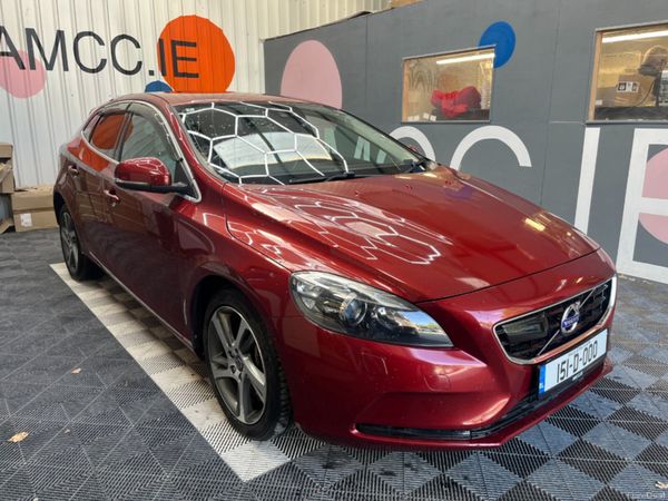 Volvo V40 Estate, Diesel, 2015, Red