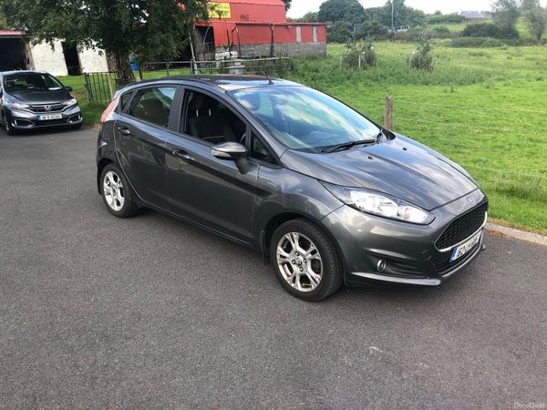 Ford Fiesta Hatchback, Petrol, 2016, Grey