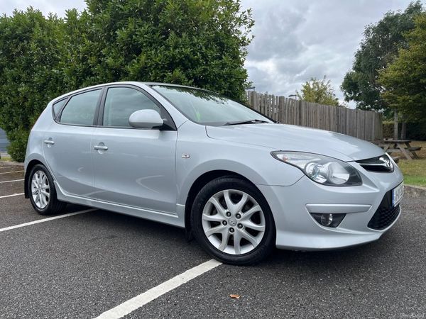 Hyundai i30 Hatchback, Diesel, 2011, Silver