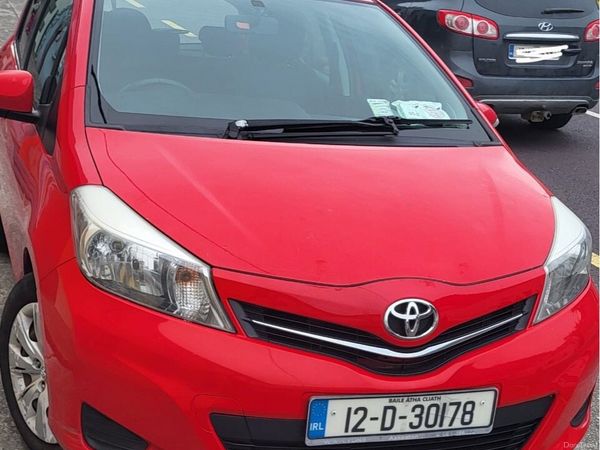 Toyota Yaris Hatchback, Petrol, 2012, Red