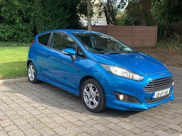 Ford Fiesta Hatchback, Petrol, 2013, Blue
