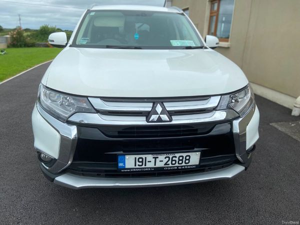 Mitsubishi Outlander SUV, Diesel, 2019, White