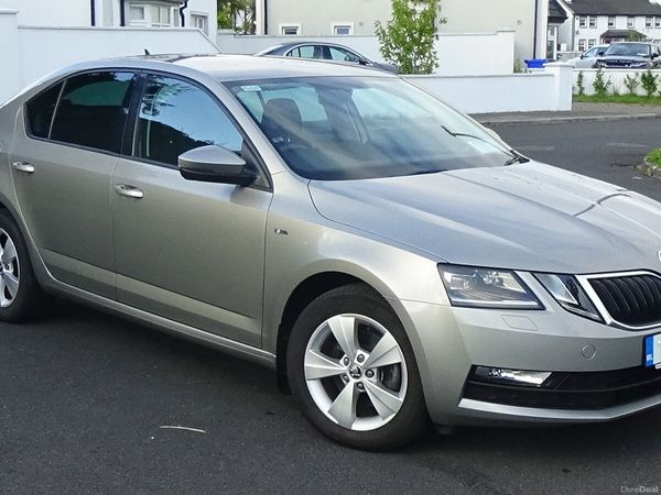 Skoda Octavia Saloon, Petrol, 2019, Grey