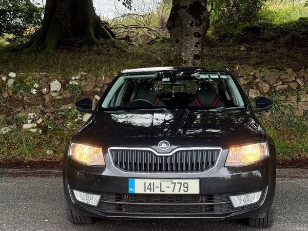 Skoda Octavia Saloon, Diesel, 2014, Black