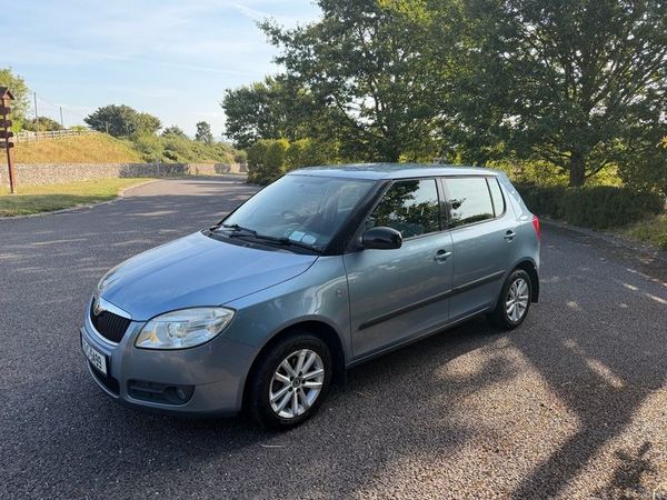 Skoda Fabia Hatchback, Petrol, 2010, Grey