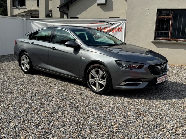 Opel Insignia Hatchback, Diesel, 2020, Grey